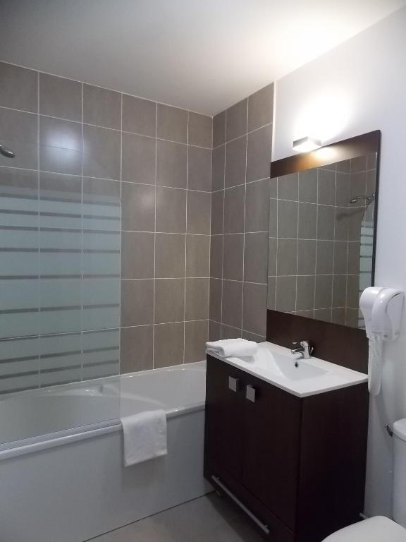 Two-Bedroom Apartment,52820896:JPEG