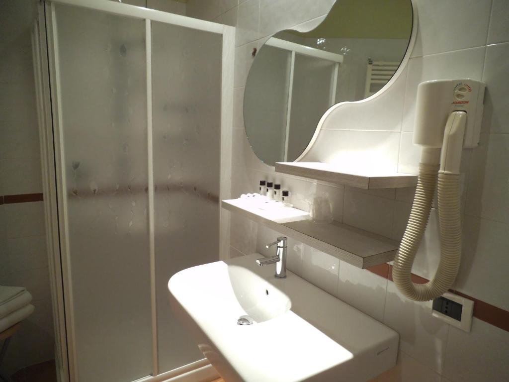 Deluxe Triple Room with Sea View