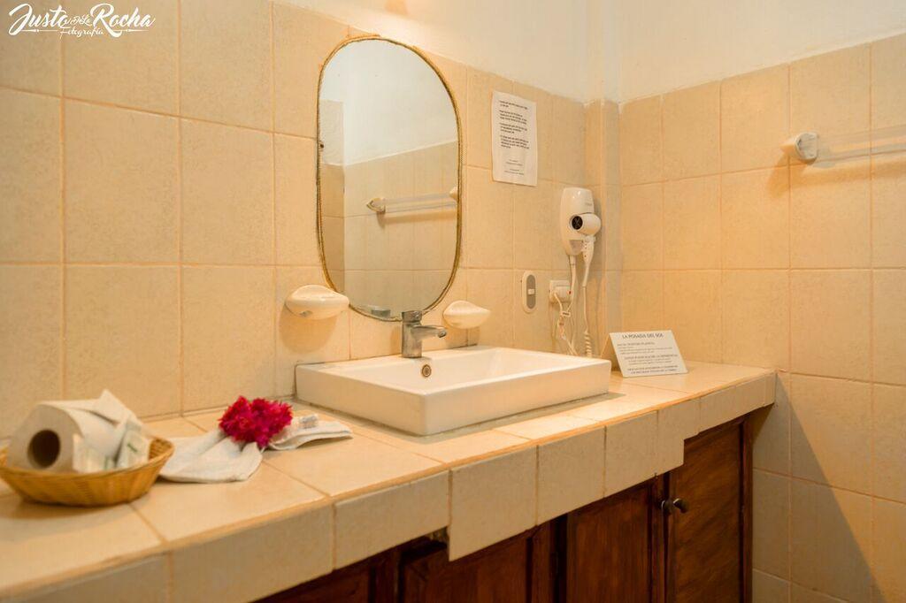 Family Room Private Bathroom