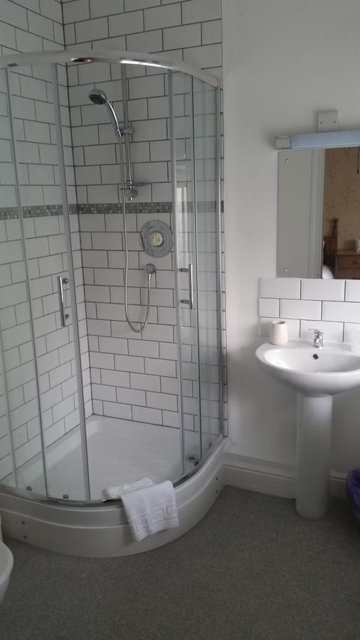 Double Room Private Bathroom