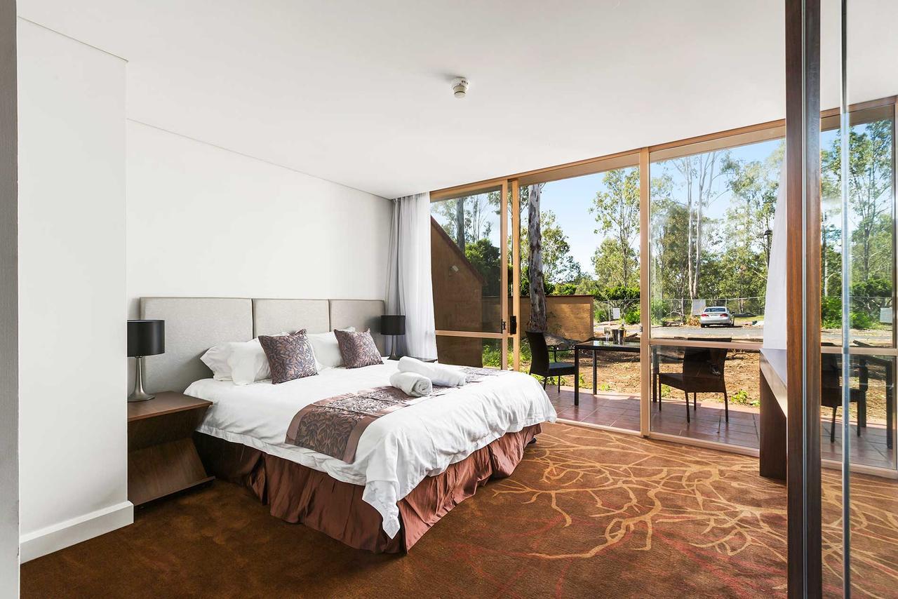 Deluxe King Suite