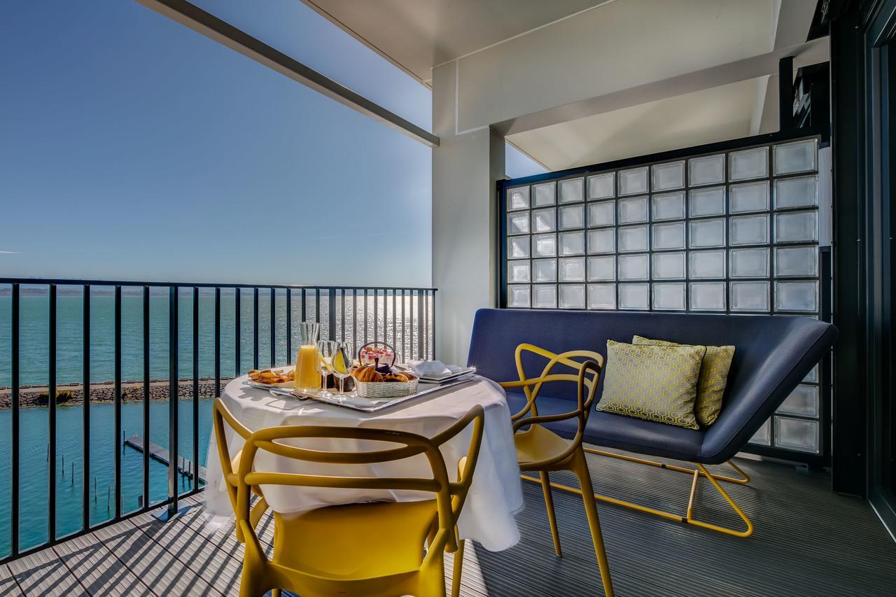 Executive Room with Terrace and Lake view