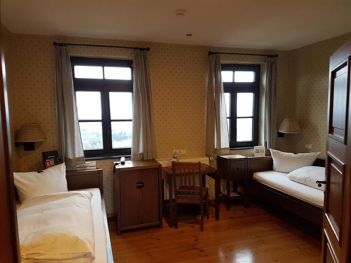 Room Two Single Beds,1604075293:JPEG