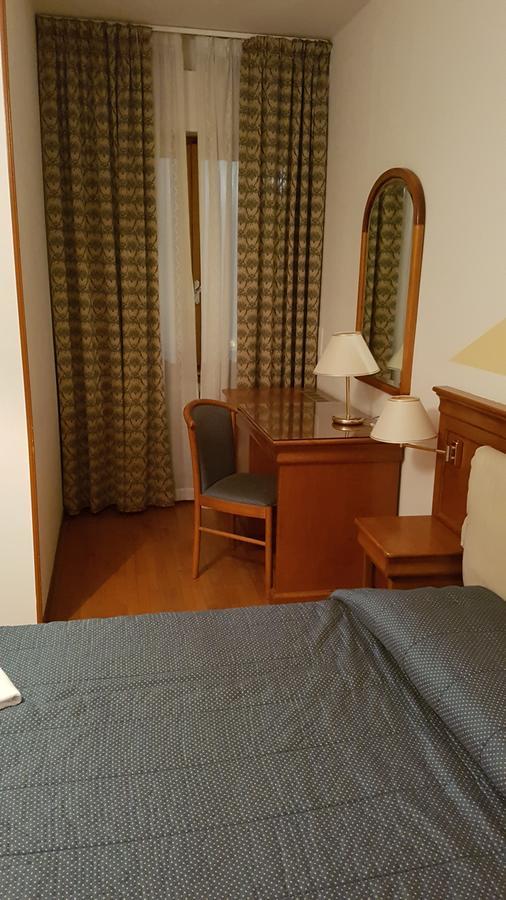 Economy Double or Twin Room,537744111:JPEG