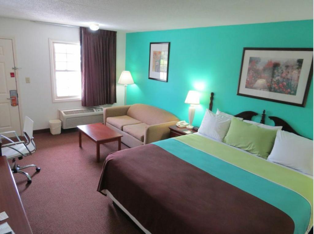King Room - Disability Access - Non-Smoking