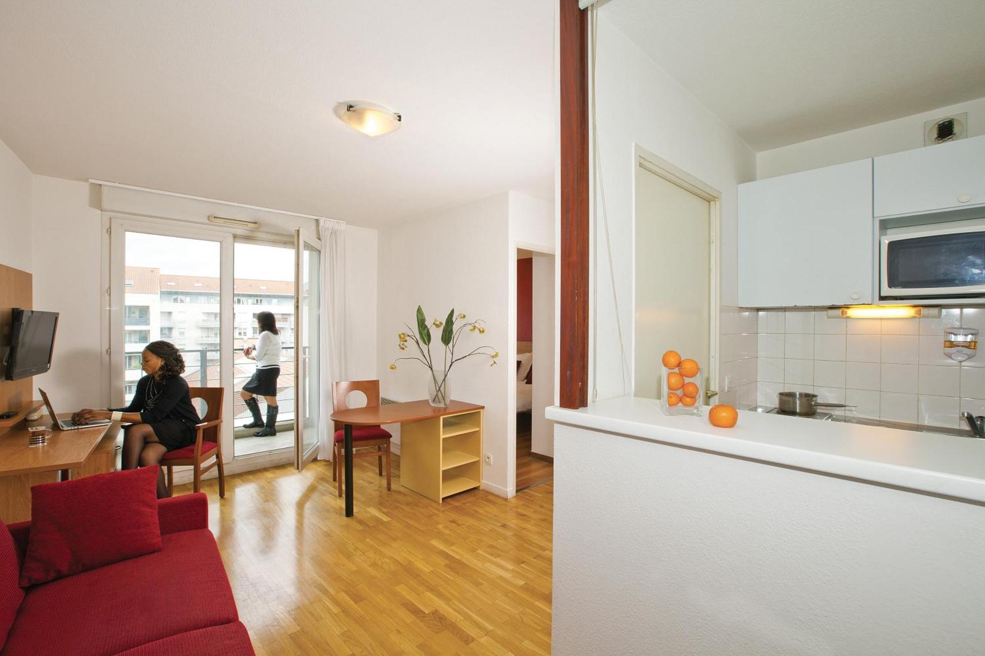 One-Bedroom Apartment,665292948:JPEG