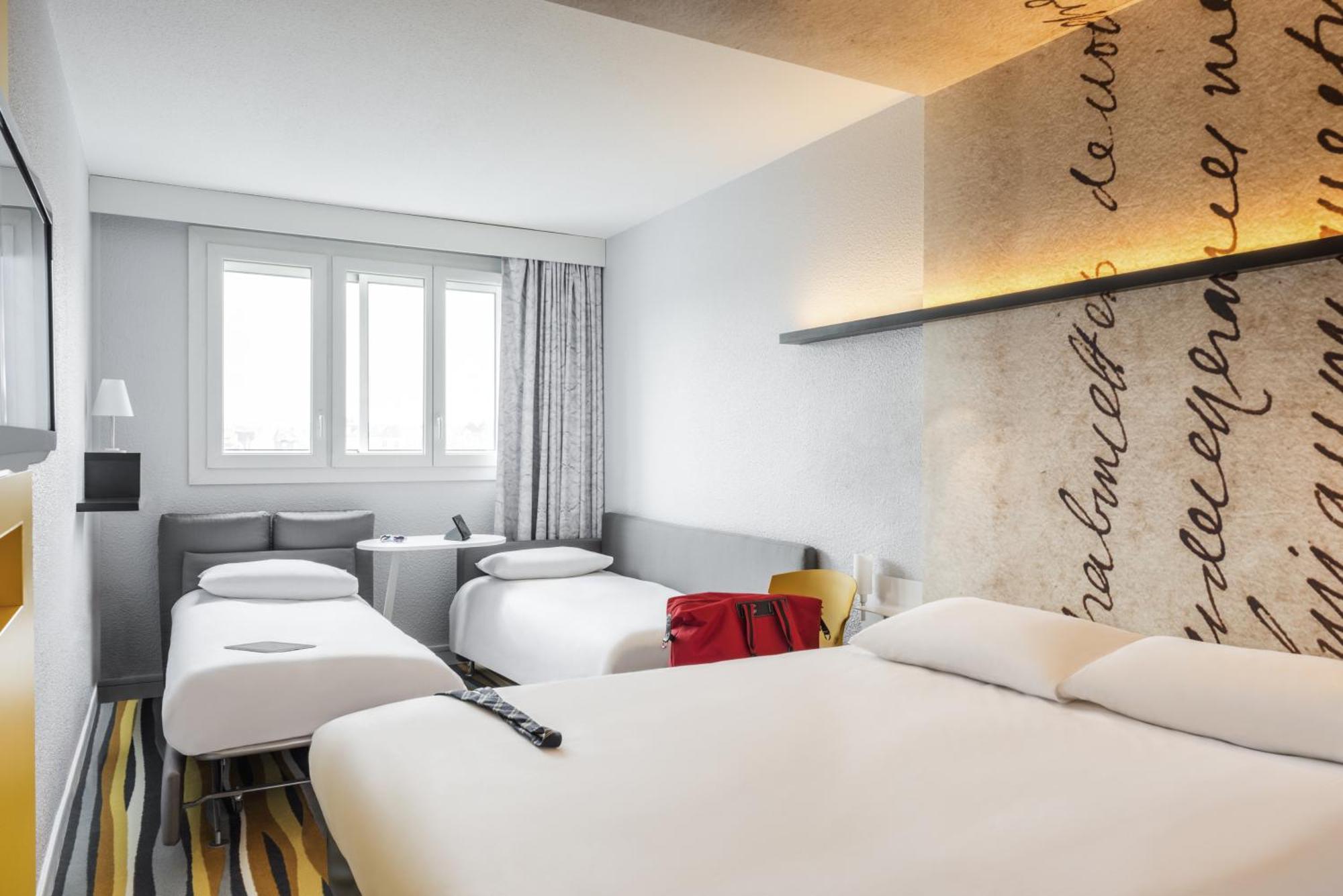 Chambre Quadruple avec Lit Double et Canapé-Lit