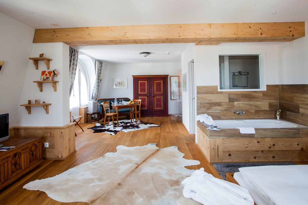 Signature Suite