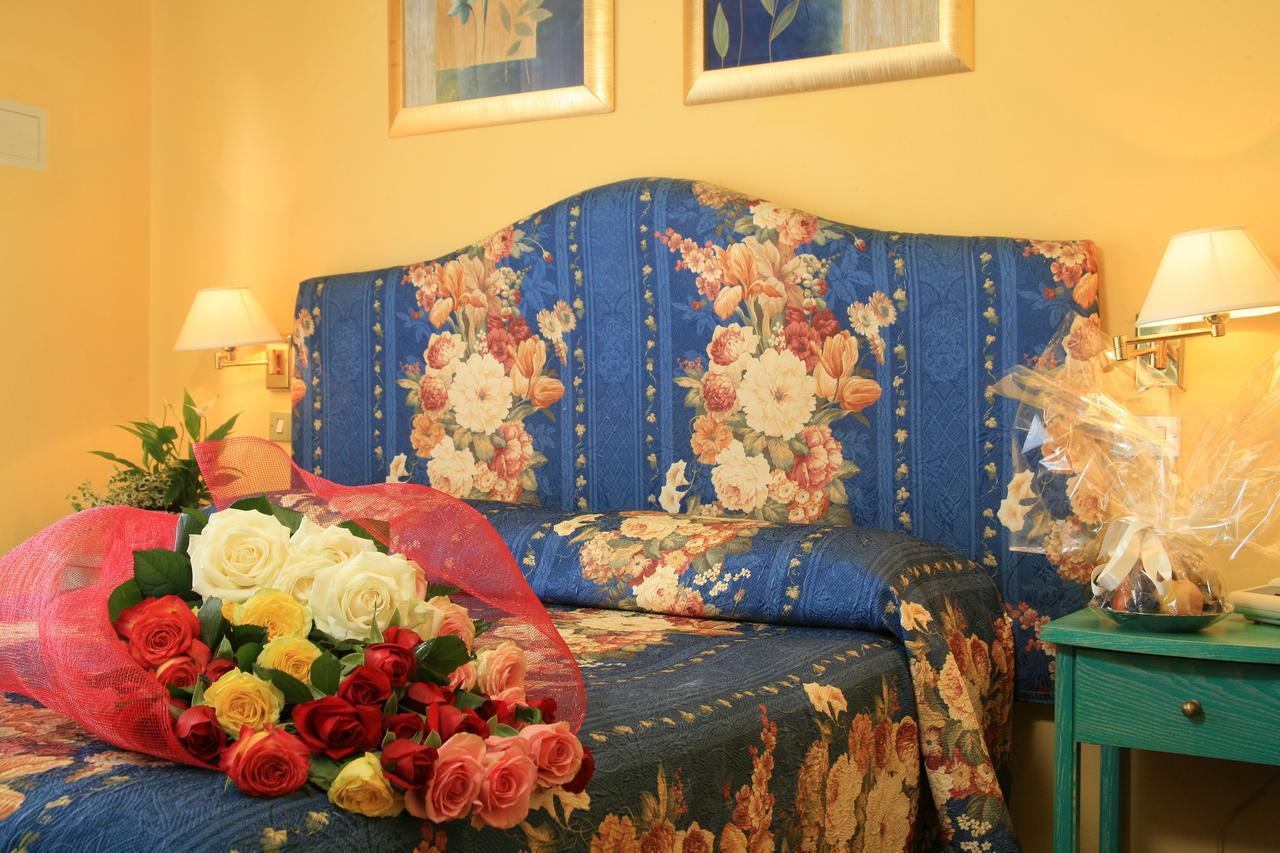 Single Room,923663401:JPEG