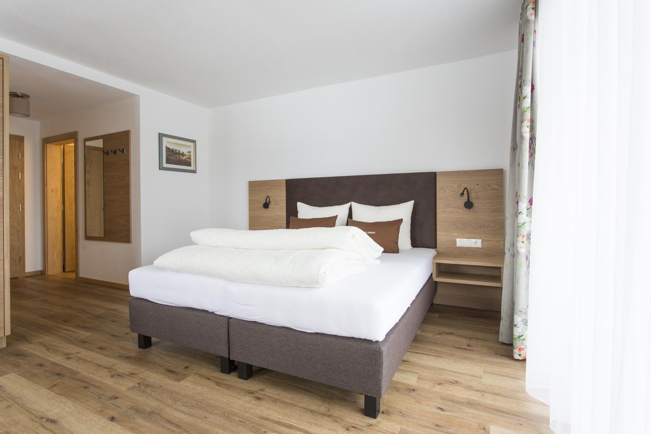Doppelzimmer mit Balkon