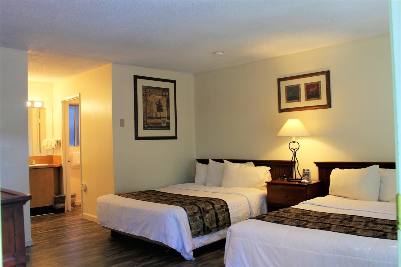 Queen Room Two Queen Beds