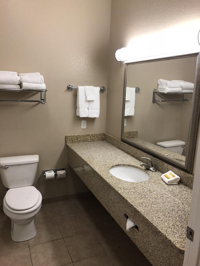 1 King Bed Accessible NS