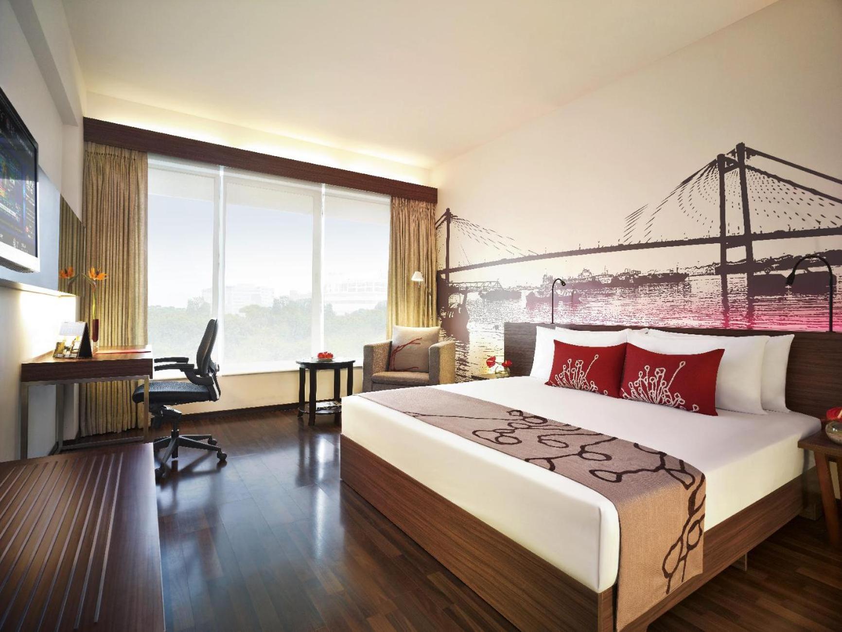 Superior Room City View King Bed