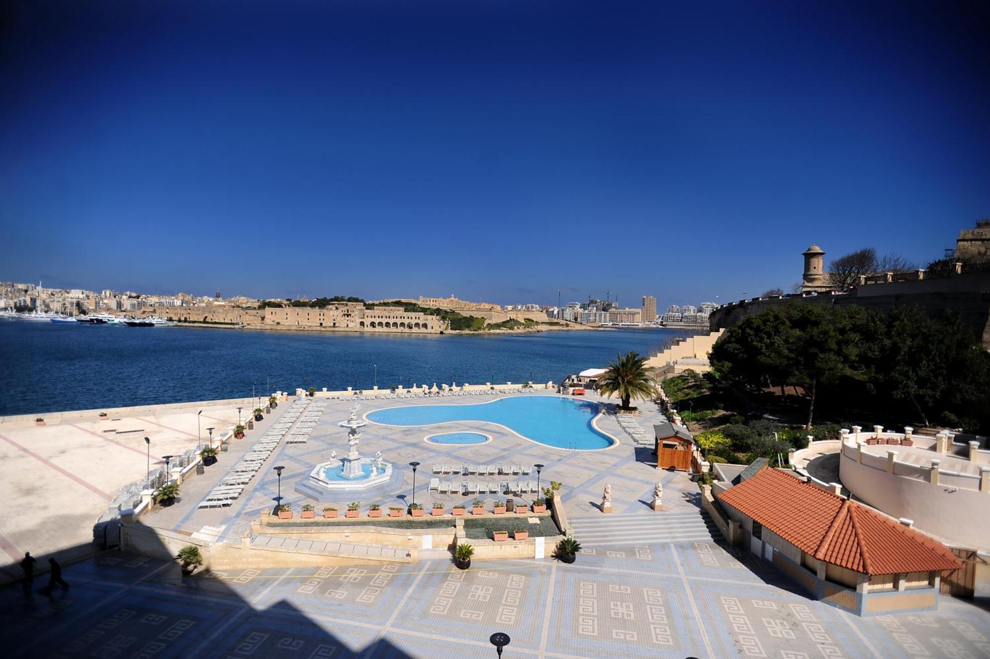 Quarto Duplo Deluxe com Vista Mar Total e Terraço