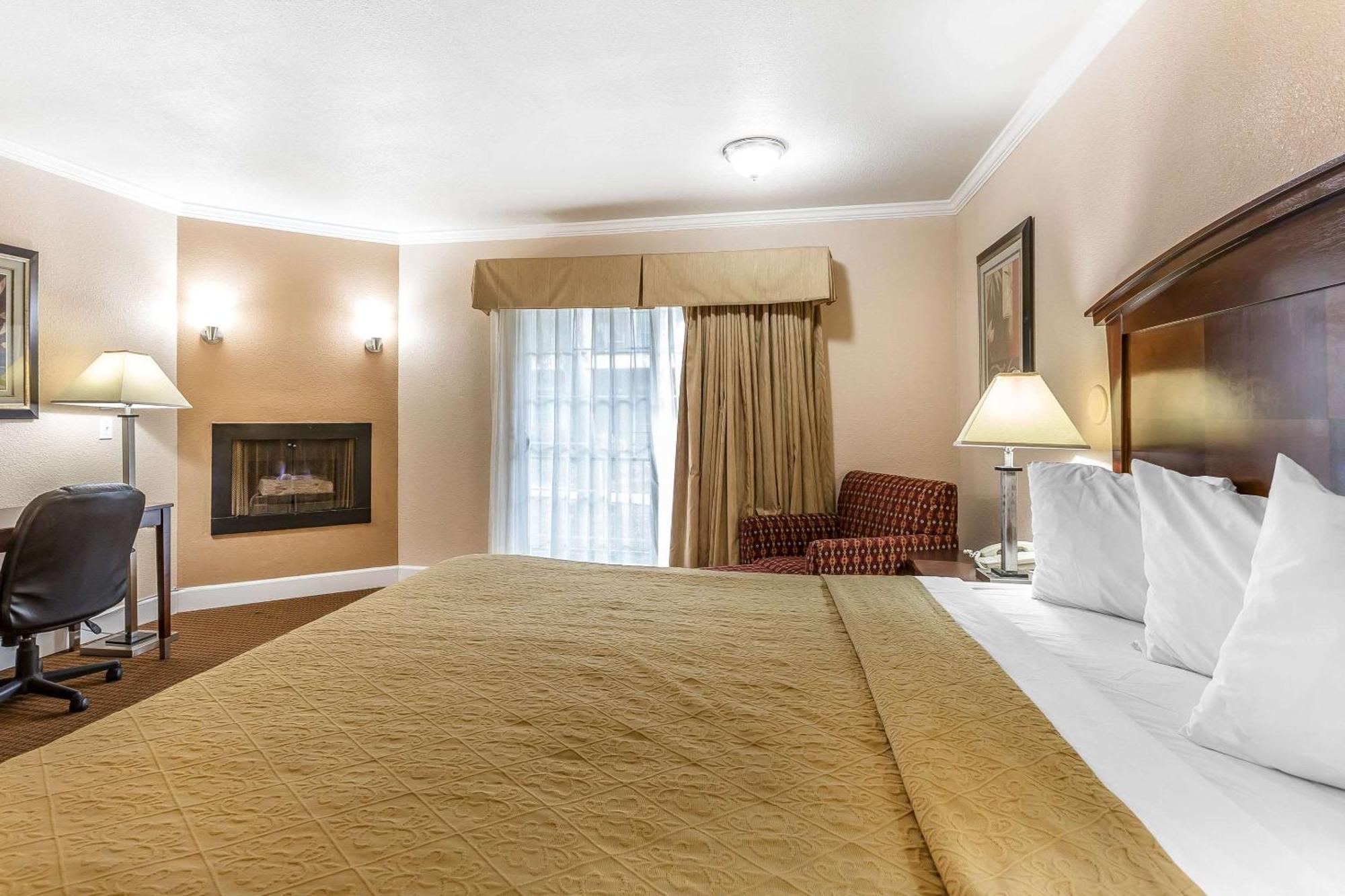 King Room with Spa Bath - Non-Smoking