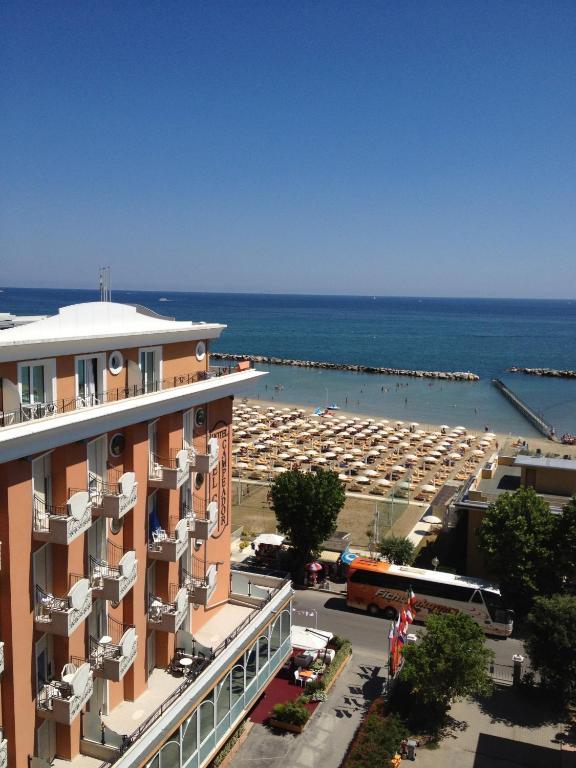 Double or Twin Room Sea View