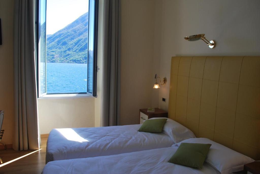 Superior Double Room with Lake View