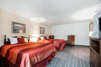 Deluxe Queen Room with Two Queen Beds