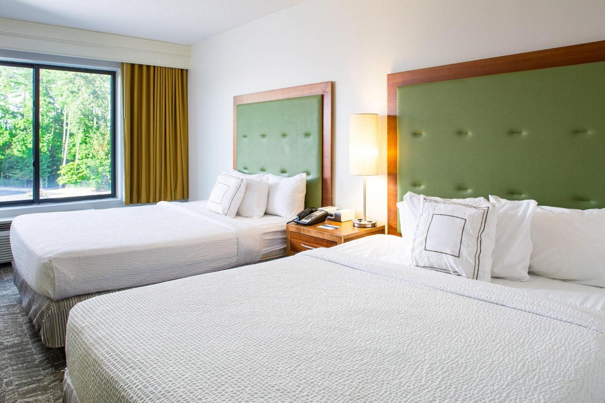 One-Bedroom Double Suite Two Double Beds Bathtub Mobility Access or Hearing Accessible,576965376:JPEG