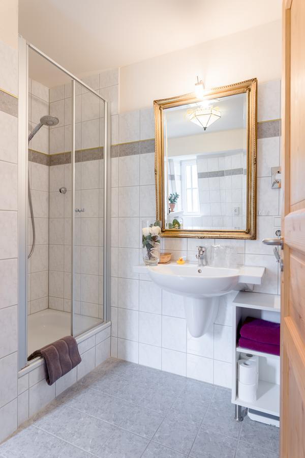 Superior Apartment,587776350:JPEG