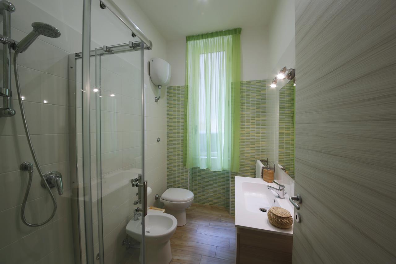 Double Room Private External Bathroom,591072081:JPEG