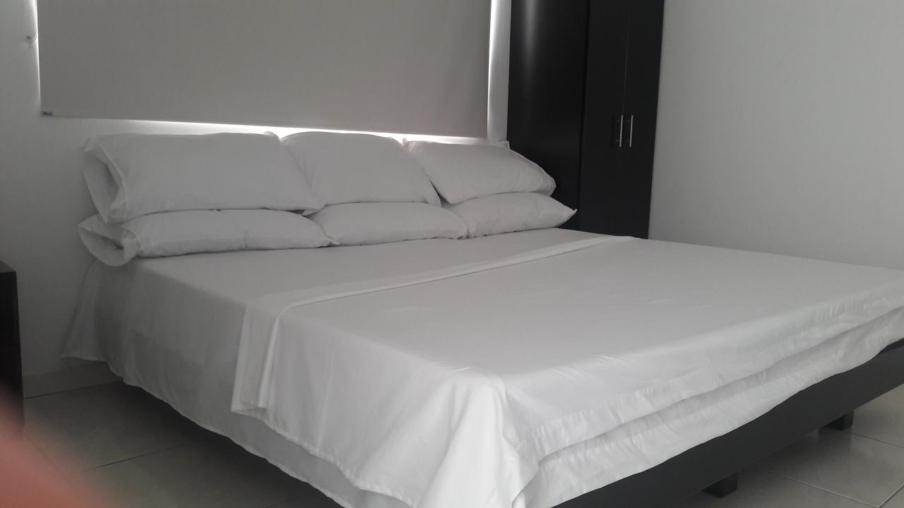 Estudio con cama extragrande