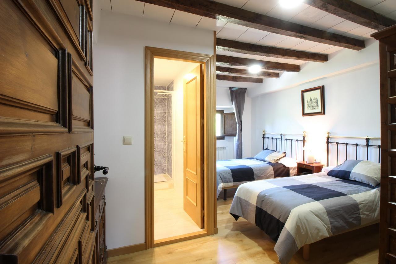 Twin Room,595731654:JPEG