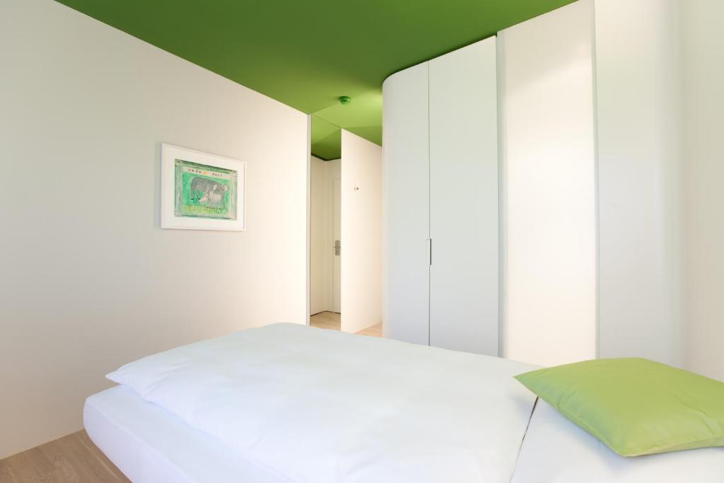 Einzelzimmer mit Balkon