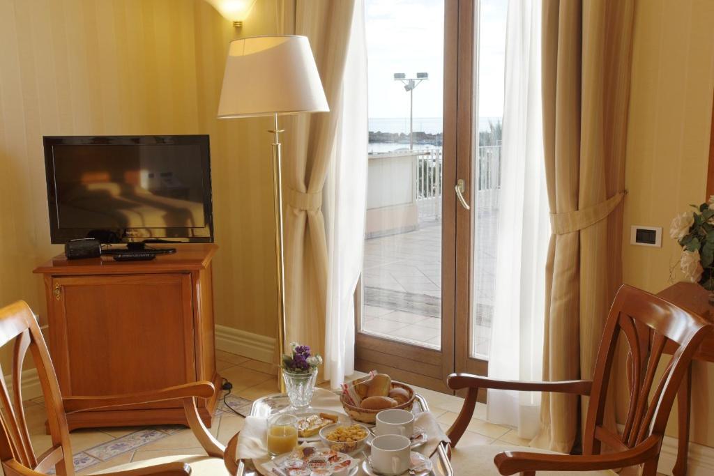 Standard Triple Room,685779291:JPEG