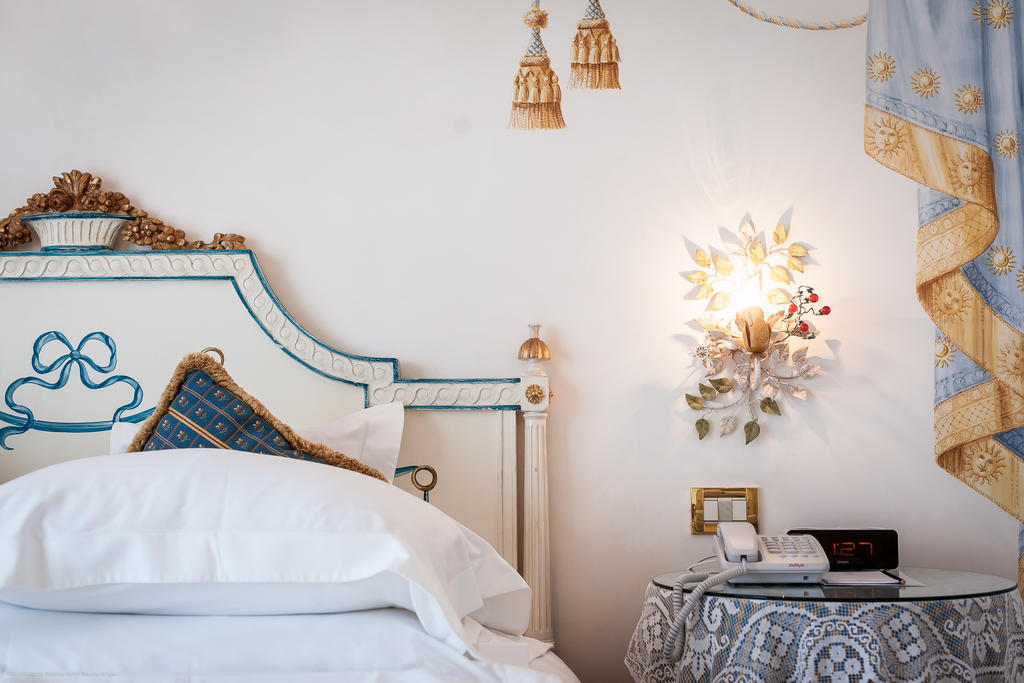 Deluxe Double Room with Lake View