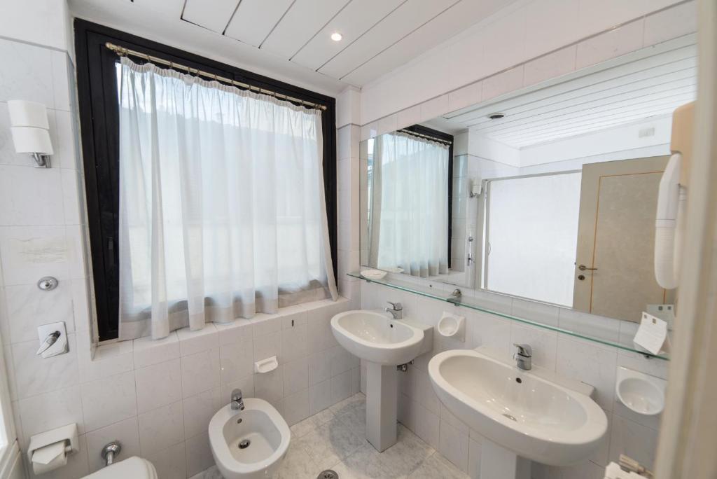 Triple Room,1274640577:JPEG