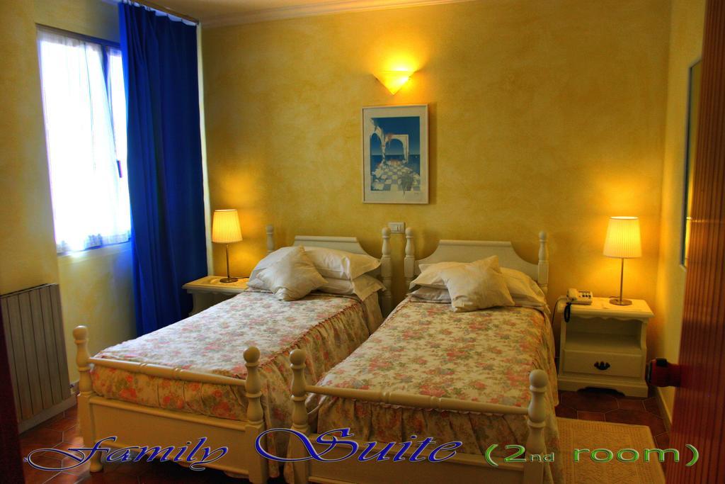 Suite with Sea View (4 Adults)