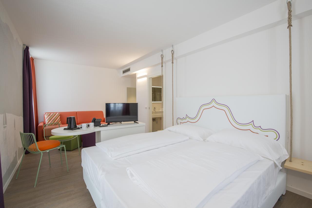 Superior Double or Twin Room,596523336:JPEG