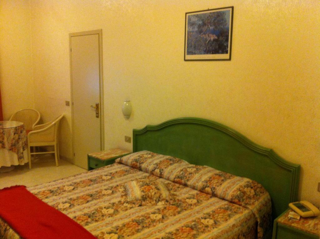 Double Room,61921573:JPEG