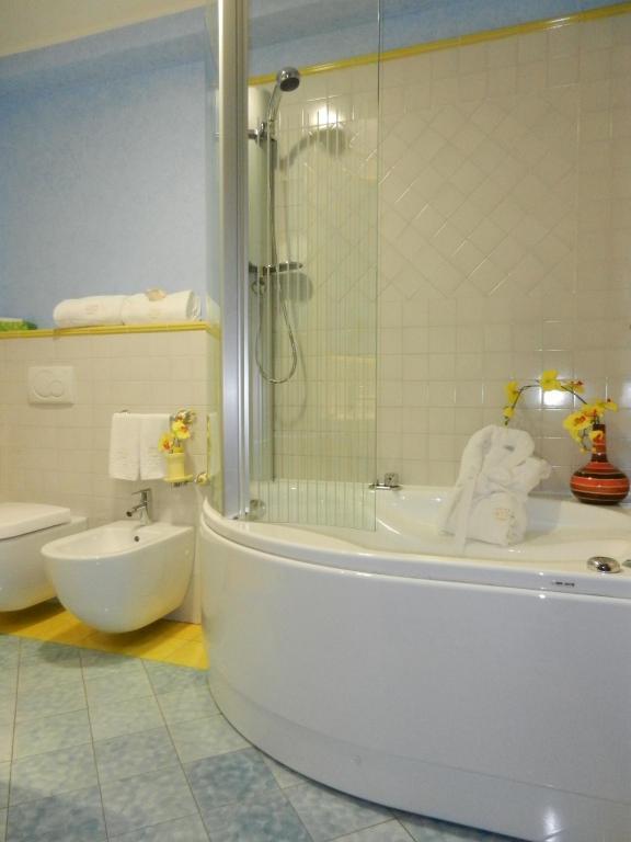 Double or Twin Room,415810521:JPEG