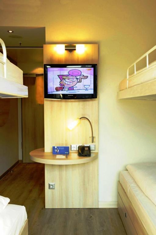 Quadruple Room,610844300:JPEG