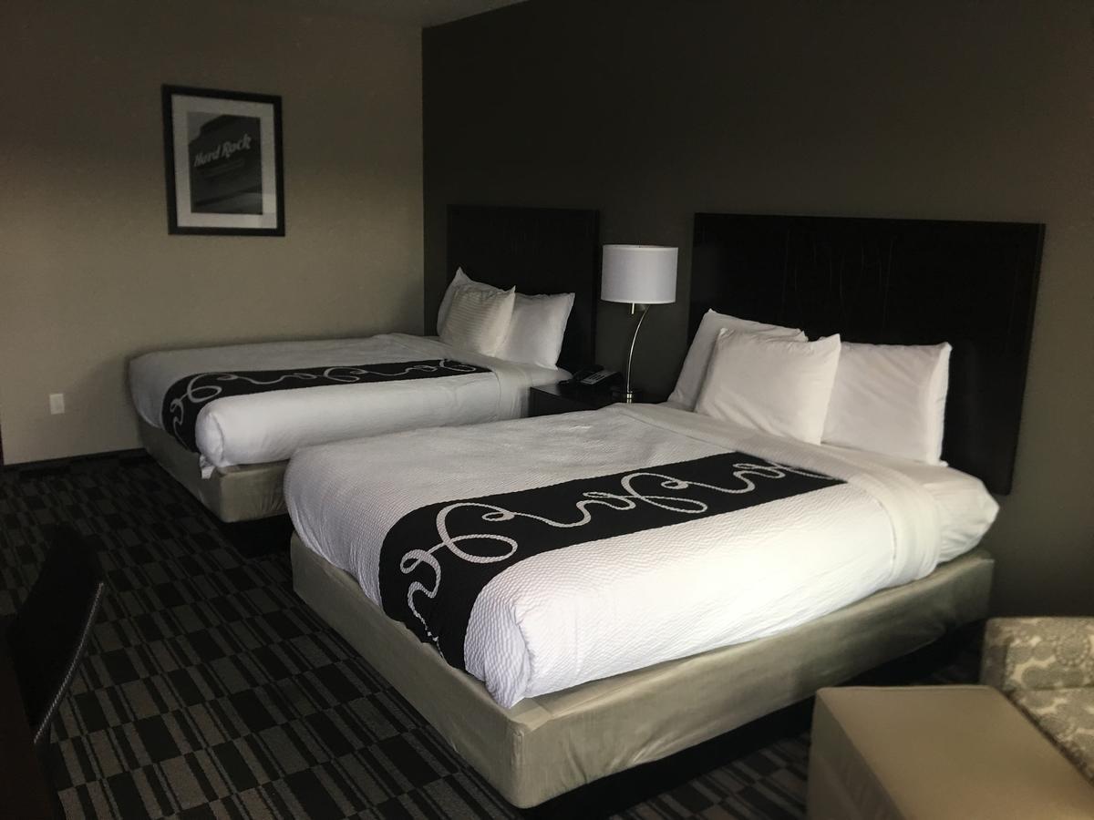 Deluxe Double Room (2 Adults + 1 Child)