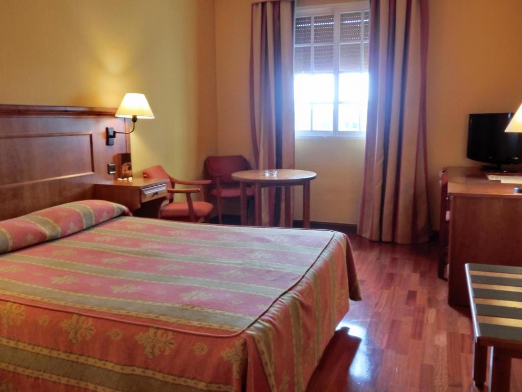 Large Single Room,642826323:JPEG