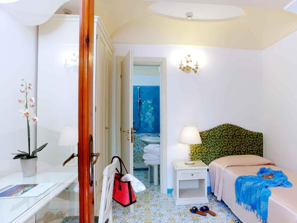 Single Room,63169090:JPEG
