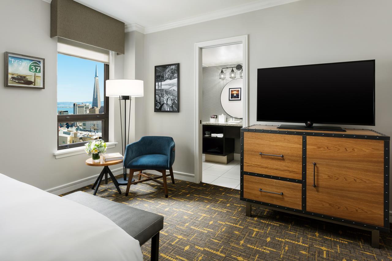 Hébergement avec 2 Lits Queen-Size - Vue sur Panorama Urbain