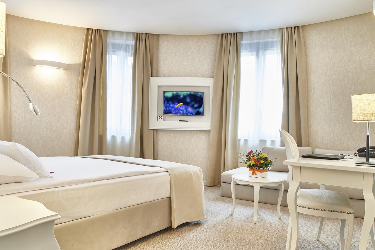Chambre Double Deluxe avec Canapé - Vue sur Montagne