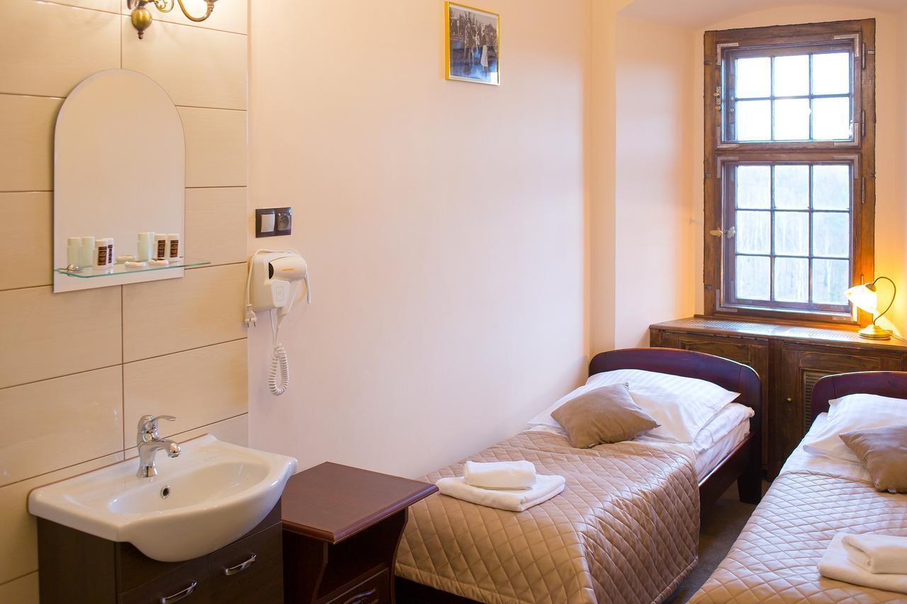 Single Room,632169675:JPEG