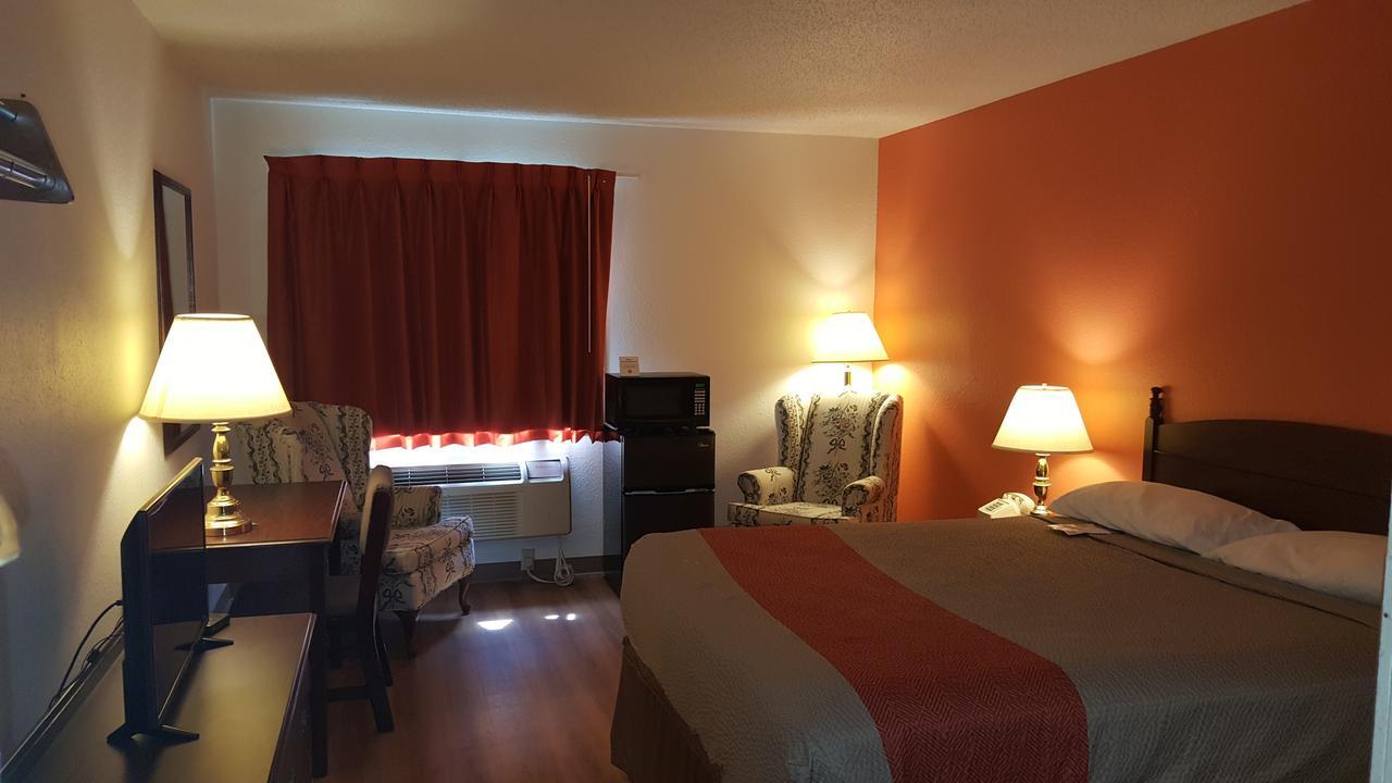 Queen Room - Non-Smoking