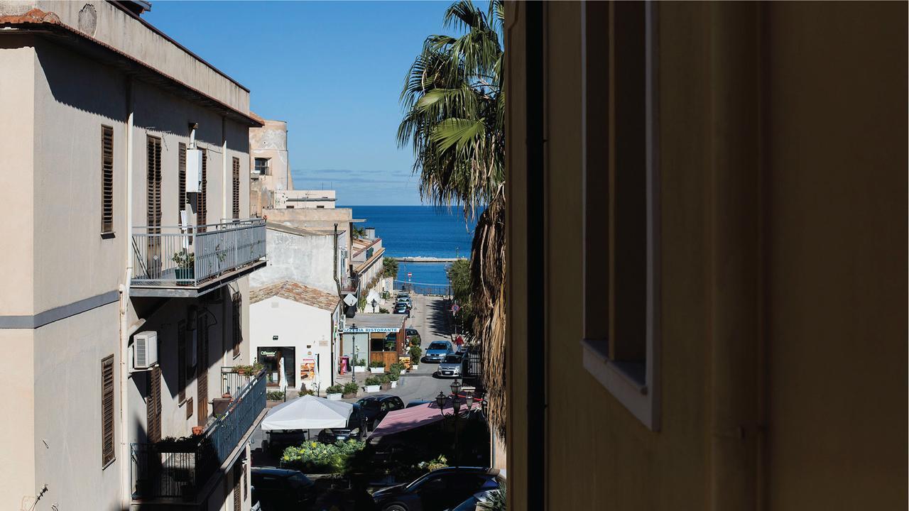 Quarto Duplo Deluxe com Varanda e Vista Mar