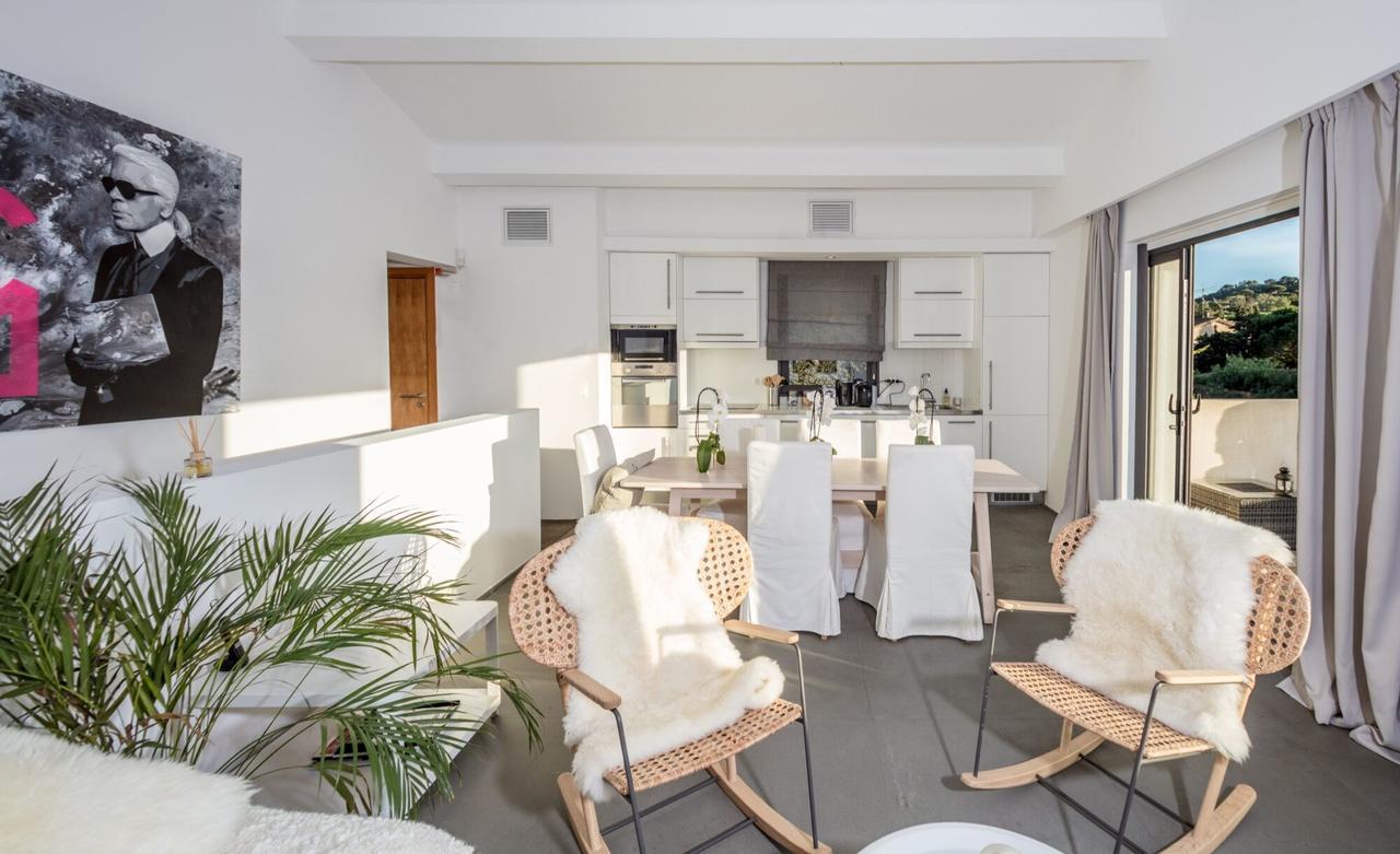 Three-Bedroom Apartment,632974974:JPEG