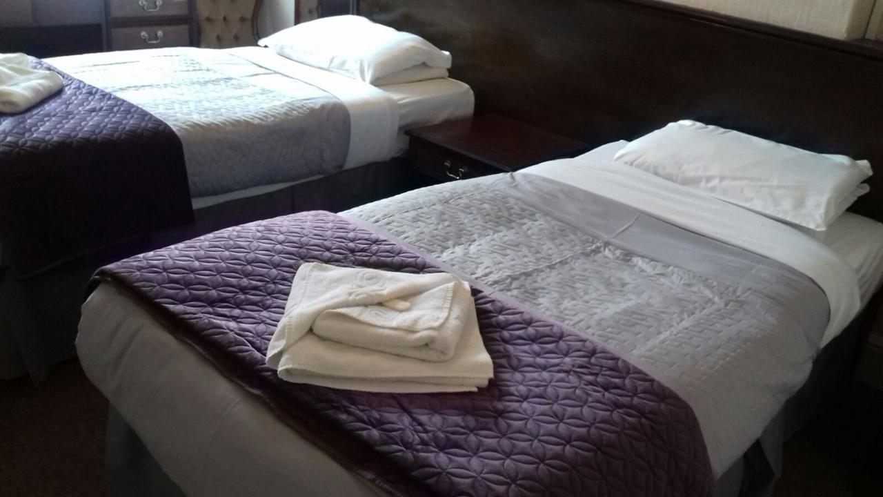 Standard Twin Room with Shared Bathroom