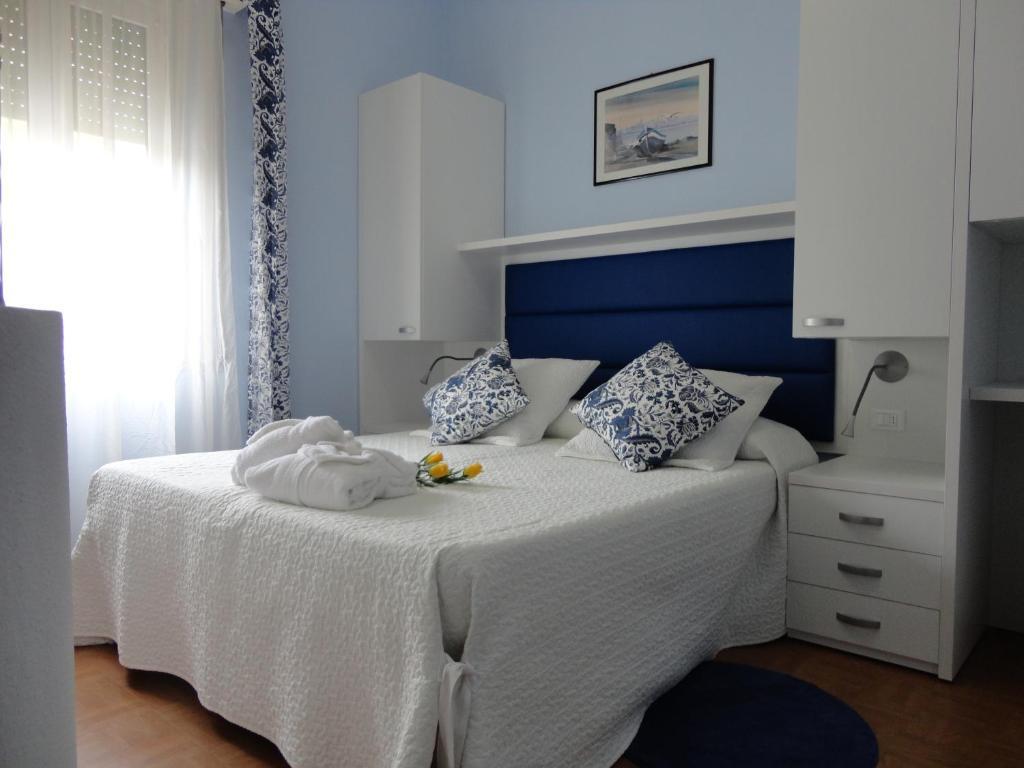 Double Room,216229973:JPEG
