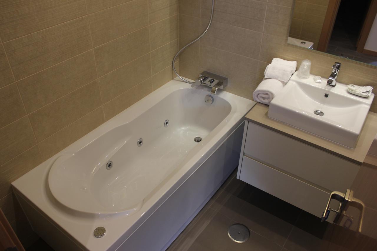 One-Bedroom Apartment,638214720:JPEG