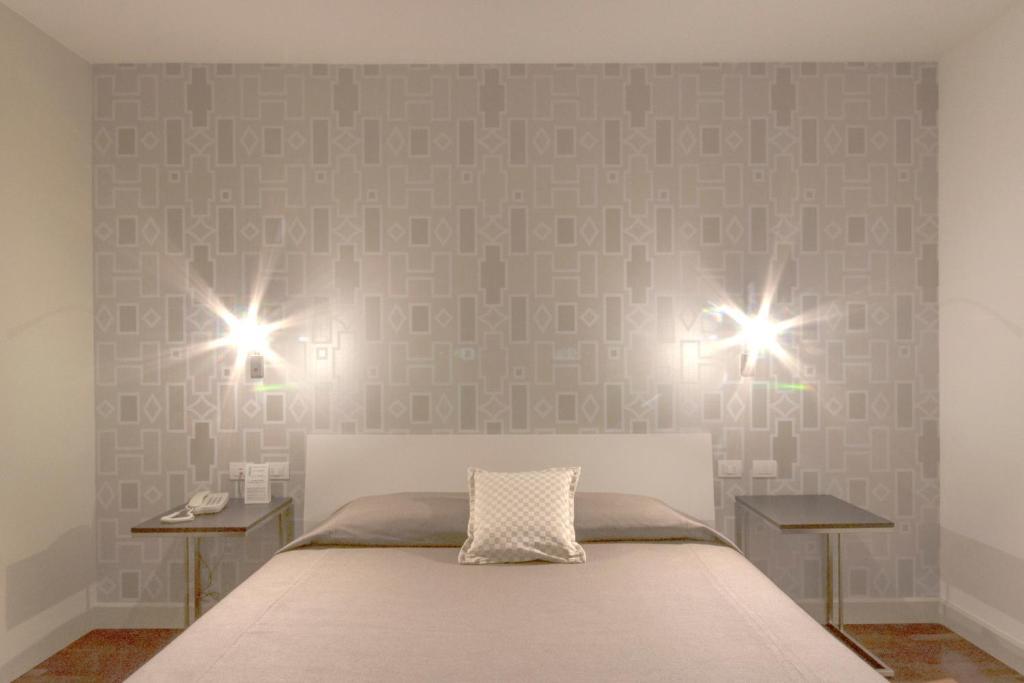 Standard Double Room,63950644:JPEG
