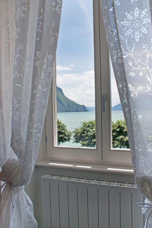 Camera Matrimoniale con Vista Lago